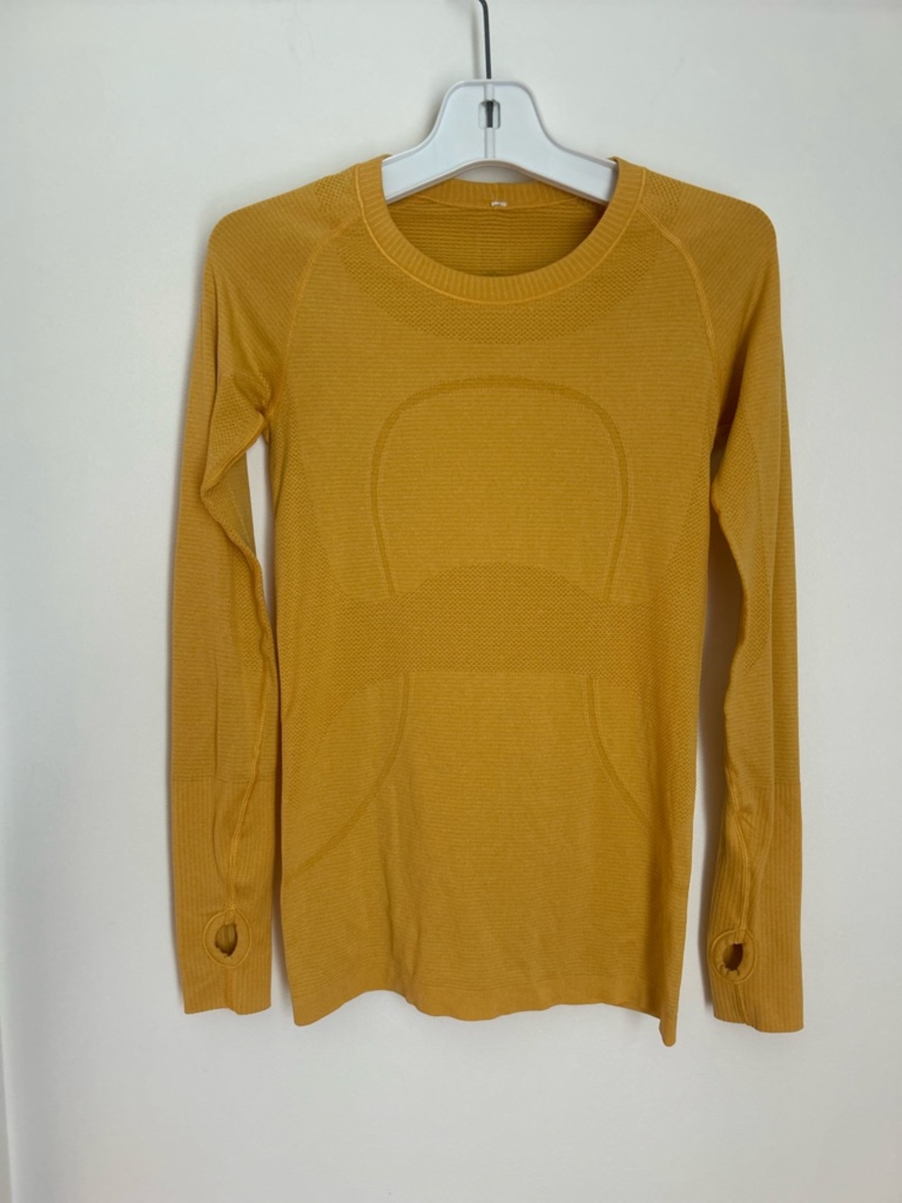 Lululemon Swiftly Tech Long Sleeve Crew Size 6